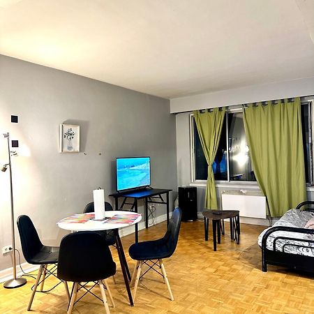 Affordable Cuttie 4 Persons 2 Beds In Downtown Apartment Монреал Екстериор снимка